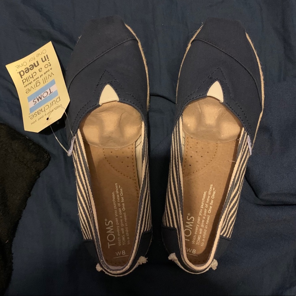 Navy blue canvas toms size 8